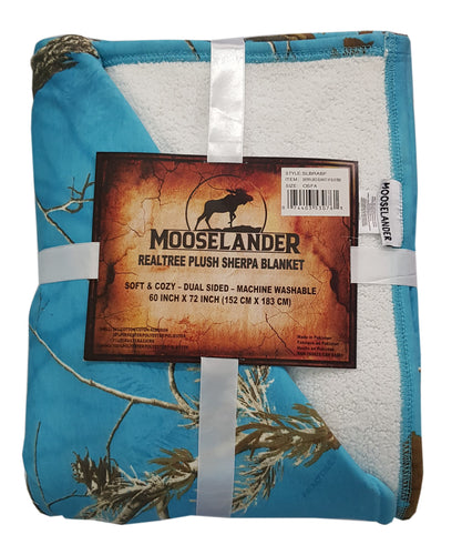 Reversible Sherpa Blanket in Realtree Camo Print